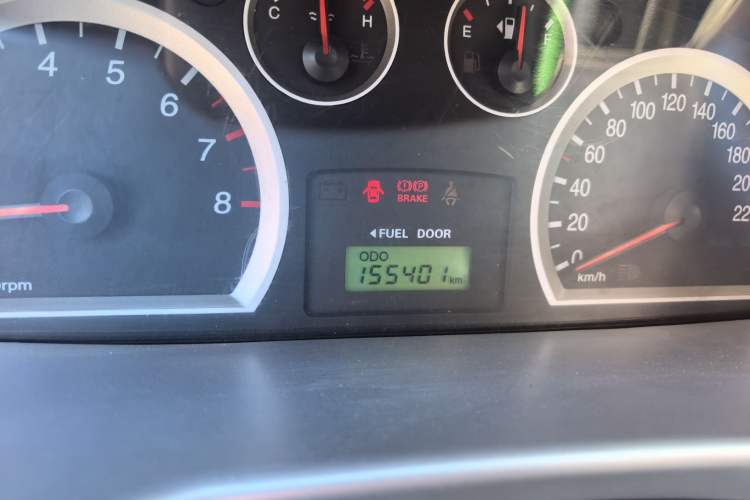 Used Huatai Santa Fe Classic 2012 2.0L Gasoline Manual Luxury Version Odometer Close Up