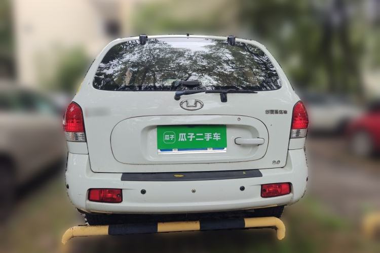 Used Huatai Santa Fe Classic 2012 2.0L Gasoline Manual Two-Wheel Drive with Sunroof Rear