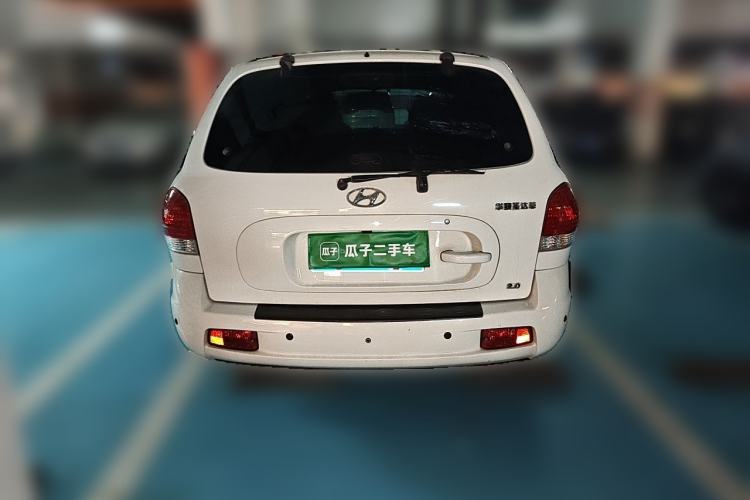 Used Huatai Santa Fe Classic 2012 2.0L Gasoline Manual Two-Wheel Drive with Sunroof Rear