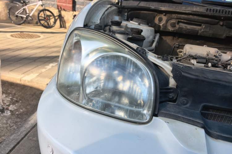 Used Huatai Santa Fe Classic 2012 2.0L Gasoline Manual Luxury Version Right Front Headlight