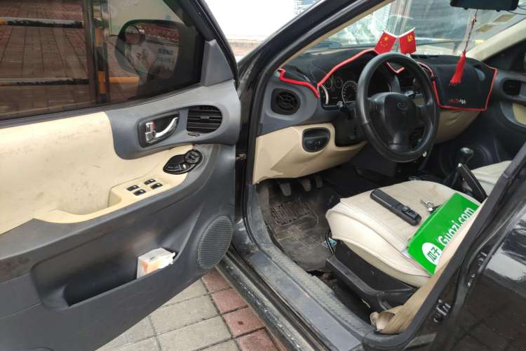 Used Huatai Santa Fe Classic 2013 2.0T Diesel Manual Two-Wheel Drive Sunroof Model Driver Seat