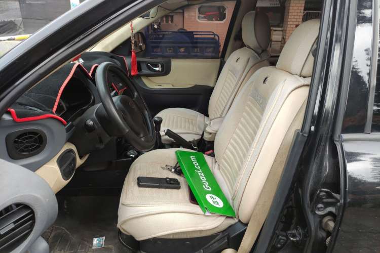 Used Huatai Santa Fe Classic 2013 2.0T Diesel Manual Two-Wheel Drive Sunroof Model Left Front Seat