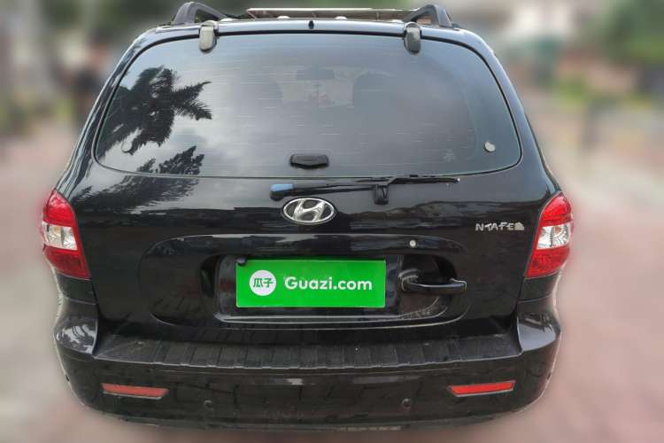 Used Huatai Santa Fe Classic 2013 2.0T Diesel Manual Two-Wheel Drive Sunroof Model Rear