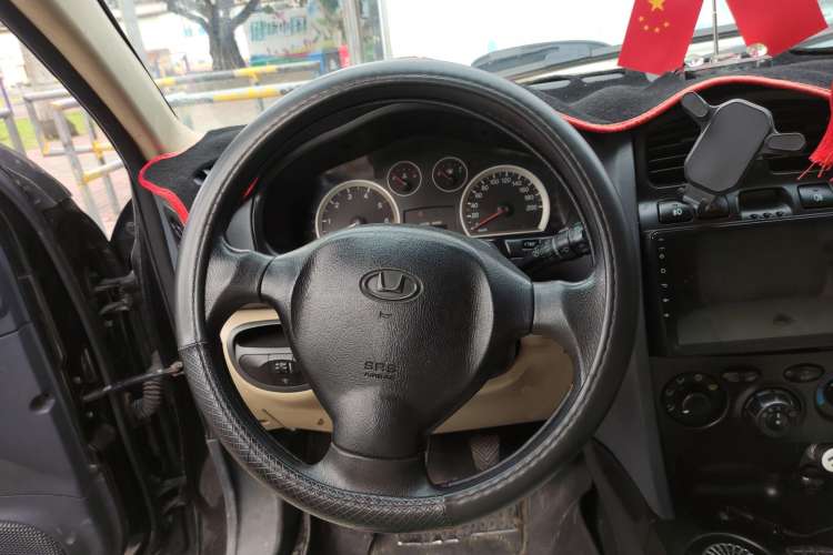 Used Huatai Santa Fe Classic 2013 2.0T Diesel Manual Two-Wheel Drive Sunroof Model Steering Wheel