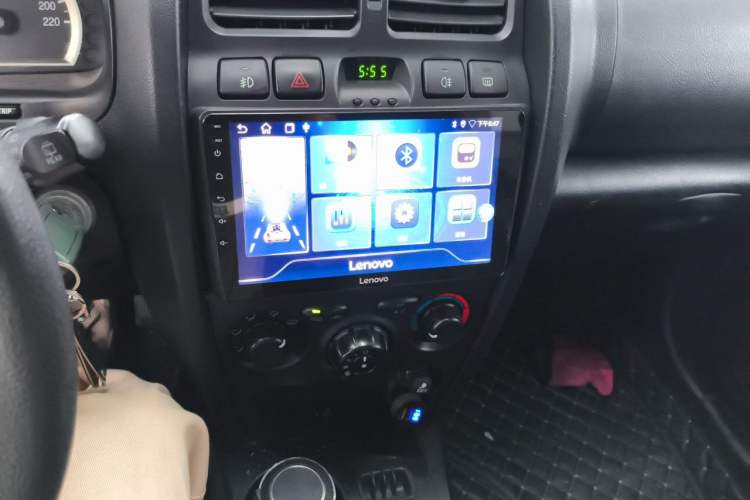 Used Huatai Santa Fe Classic 2015 2.0L Gasoline Manual Transmission Two-Wheel Drive Standard Version Audio And AC Panel