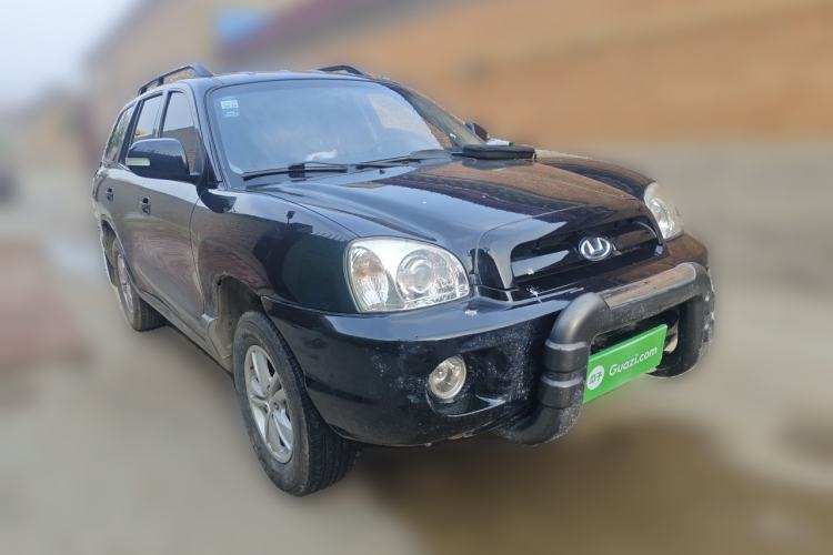 Used Huatai Santa Fe Classic 2015 2.0L Gasoline Manual Transmission Two-Wheel Drive Standard Version Front Right 45 Deg