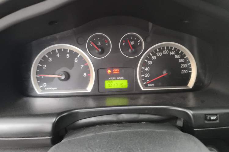 Used Huatai Santa Fe Classic 2015 2.0L Gasoline Manual Transmission Two-Wheel Drive Standard Version Instrument Cluster