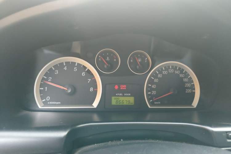 Used Huatai Santa Fe Classic 2015 2.0L Gasoline Manual Transmission Two-Wheel Drive Standard Version Instrument Cluster