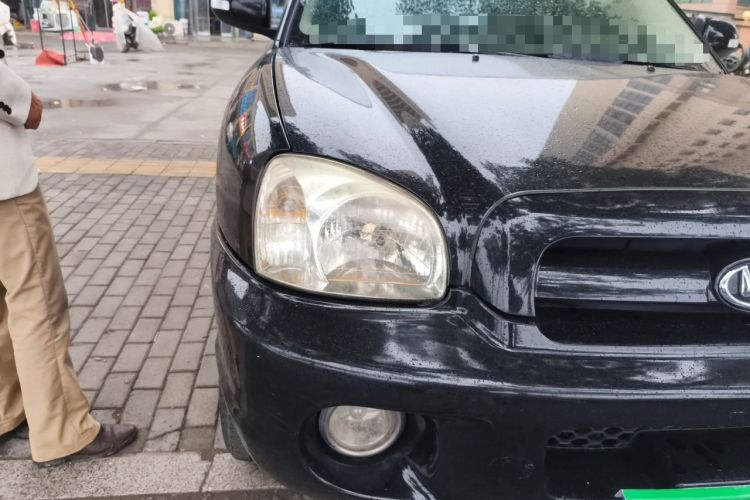 Used Huatai Santa Fe Classic 2015 2.0L Gasoline Manual Transmission Two-Wheel Drive Standard Version Right Front Headlight