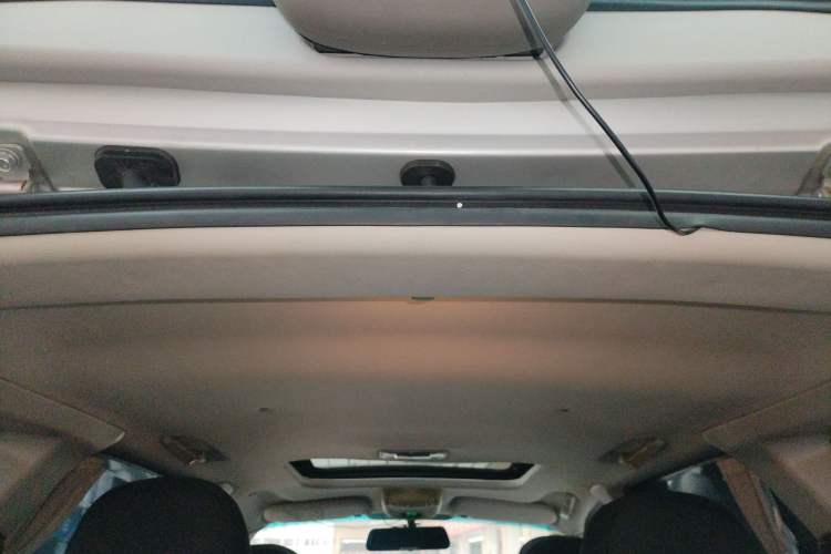 Used Huatai Santa Fe Classic 2015 2.0L Gasoline Manual Transmission Two-Wheel Drive Standard Version Headliner