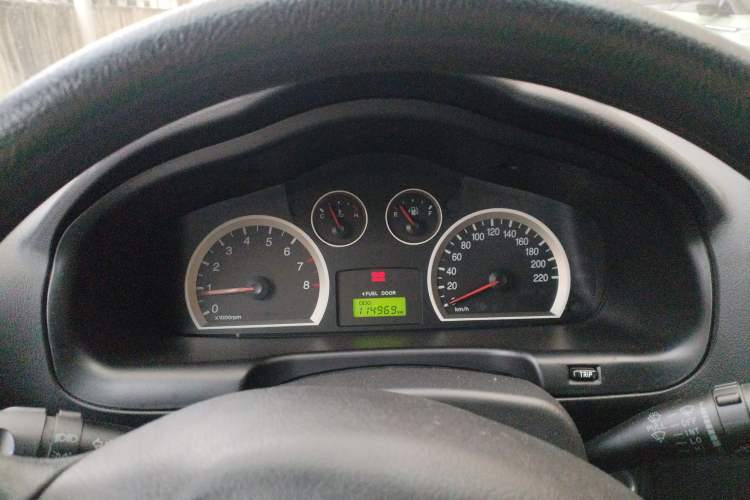 Used Huatai Santa Fe Classic 2015 2.0L Gasoline Manual Transmission Two-Wheel Drive Standard Version Instrument Cluster
