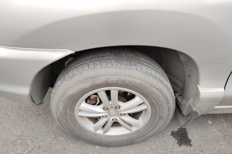 Used Huatai Santa Fe Classic 2015 2.0L Gasoline Manual Transmission Two-Wheel Drive Standard Version Left Front Wheel Hub