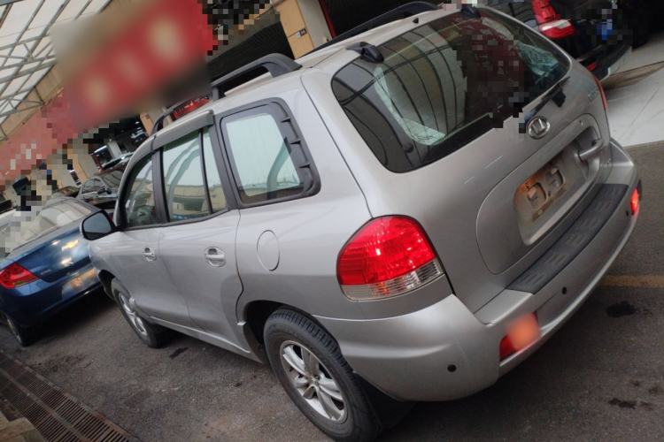 Used Huatai Santa Fe Classic 2015 2.0L Gasoline Manual Transmission Two-Wheel Drive Standard Version Left Side