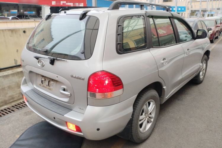 Used Huatai Santa Fe Classic 2015 2.0L Gasoline Manual Transmission Two-Wheel Drive Standard Version Rear Right 45 Deg