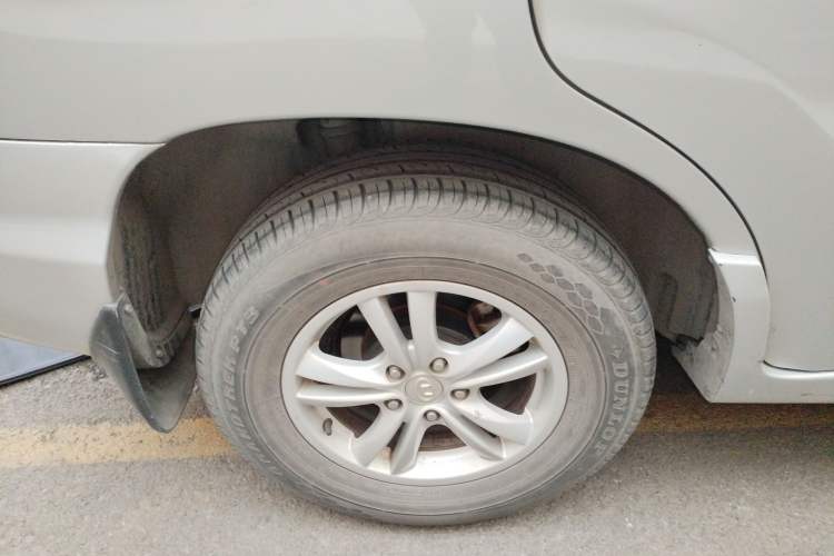 Used Huatai Santa Fe Classic 2015 2.0L Gasoline Manual Transmission Two-Wheel Drive Standard Version Right Rear Wheel Hub