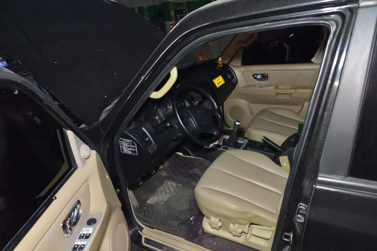 Used Huatai Terracan 2012 2.4L Manual 4x4 Luxury Version Driver Seat