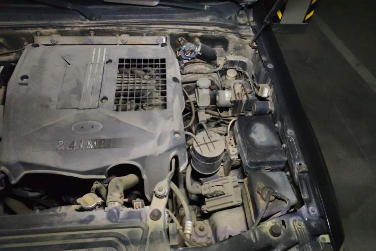 Used Huatai Terracan 2012 2.4L Manual 4x4 Luxury Version Engine Bay Left