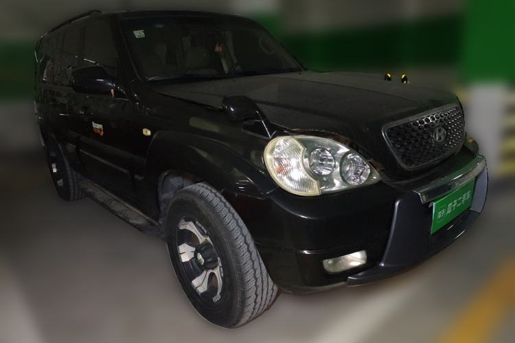 Used Huatai Terracan 2012 2.4L Manual 4x4 Luxury Version Front Right 45 Deg