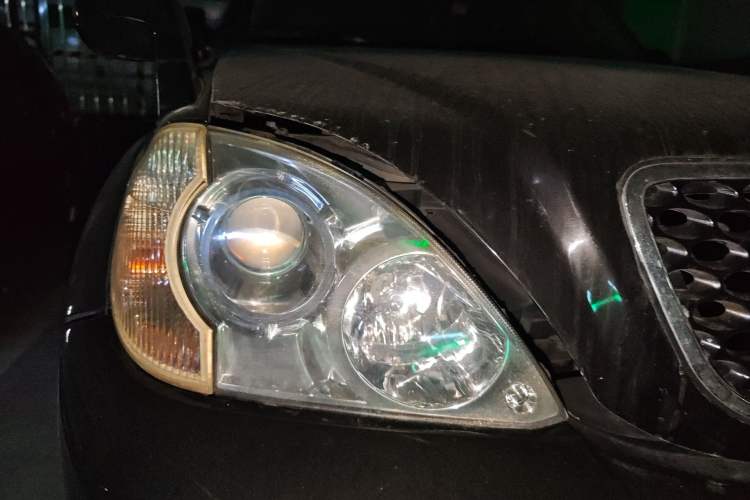 Used Huatai Terracan 2012 2.4L Manual 4x4 Luxury Version Right Front Headlight