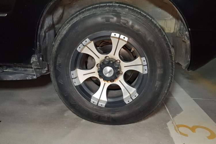 Used Huatai Terracan 2012 2.4L Manual 4x4 Luxury Version Right Front Wheel Hub
