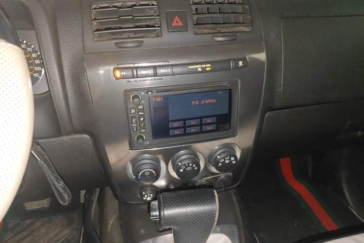 Used Hummer H3 2008 H3x 3.7 Audio And AC Panel