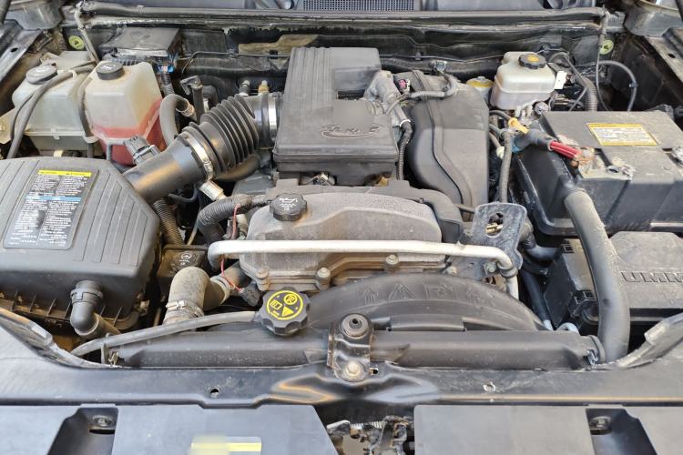 Used Hummer H3 2008 H3x 3.7 Engine Bay