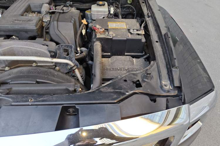 Used Hummer H3 2008 H3x 3.7 Engine Bay Left