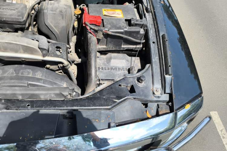 Used Hummer H3 2008 H3x 3.7 Engine Bay Left