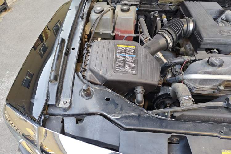 Used Hummer H3 2008 H3x 3.7 Engine Bay Right