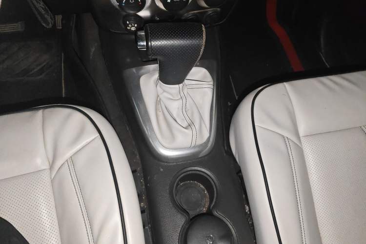 Used Hummer H3 2008 H3x 3.7 Gear Lever
