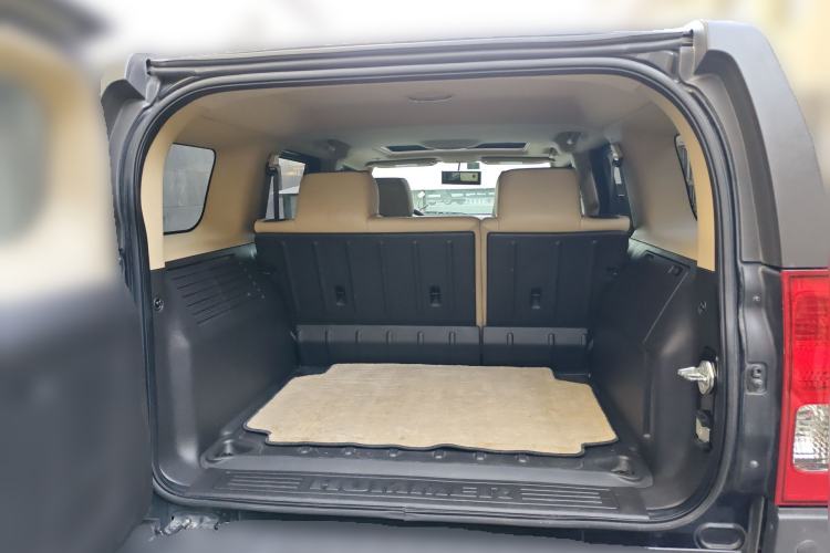 Used Hummer H3 2008 H3x 3.7 Trunk