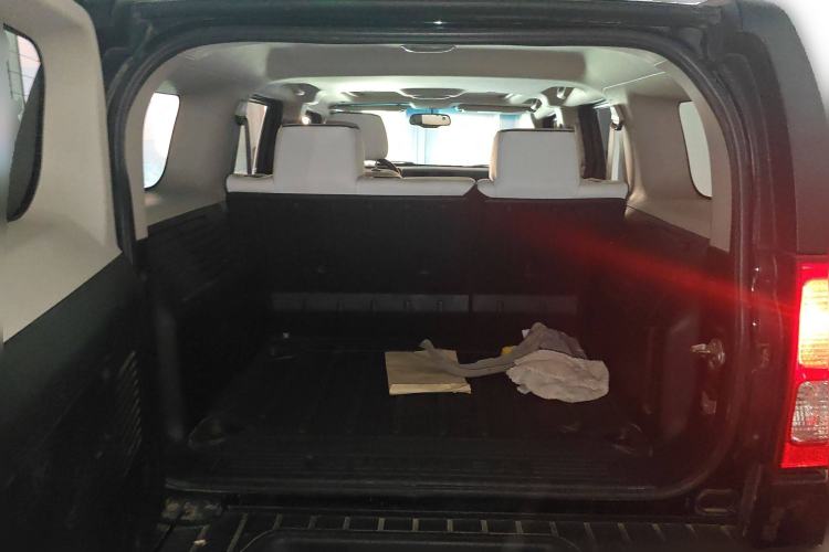 Used Hummer H3 2008 H3x 3.7 Trunk