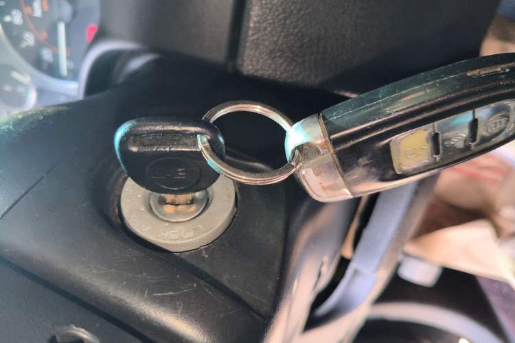 Used Hummer H3 2008 H3x 3.7 Vehicle Key