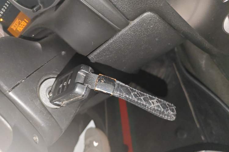 Used Hummer H3 2008 H3x 3.7 Vehicle Key