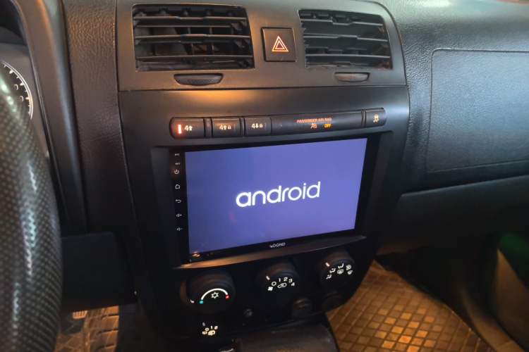 Used Hummer H3 2008 H3x 3.7 Audio And AC Panel
