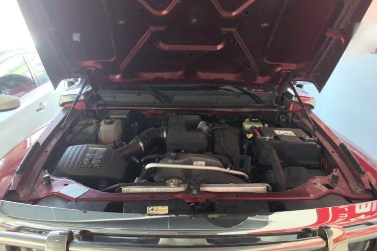Used Hummer H3 2008 H3x 3.7 Engine Bay
