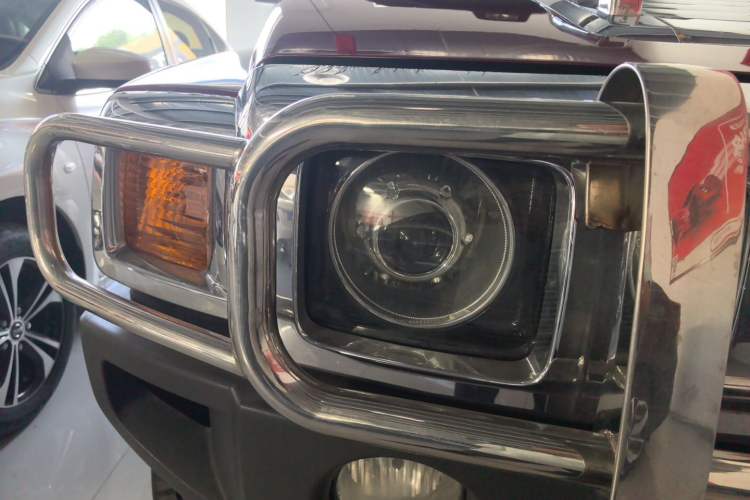 Used Hummer H3 2008 H3x 3.7 Right Front Headlight