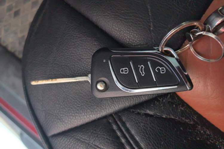 Used Hummer H3 2008 H3x 3.7 Vehicle Key