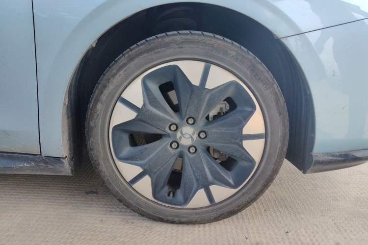 Used Hycan A06 2022 550A Right Front Wheel Hub