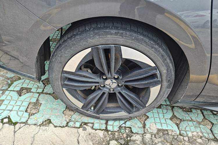 Used Hycan A06 2022 630C Right Rear Wheel Hub