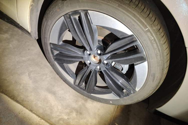 Used Hycan A06 2022 630C Right Front Wheel Hub