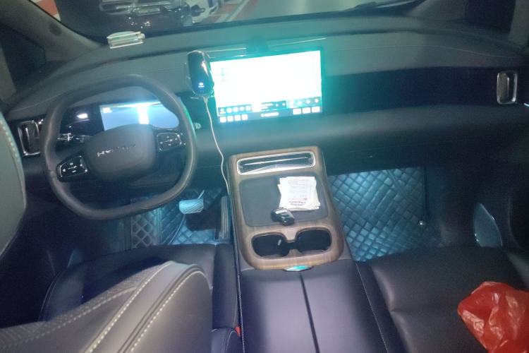 Used Hycan V09 2023 Luxury Edition 620 Center Console