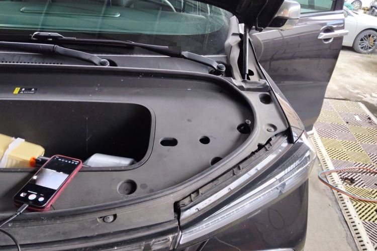Used Hycan V09 2023 Luxury Edition 762 Engine Bay Left