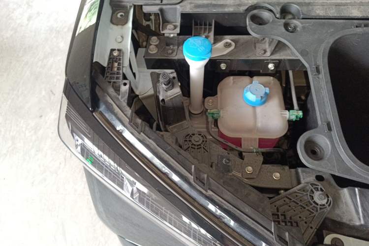 Used Hycan V09 2023 Luxurious Edition Supercharger 620 Engine Bay Right