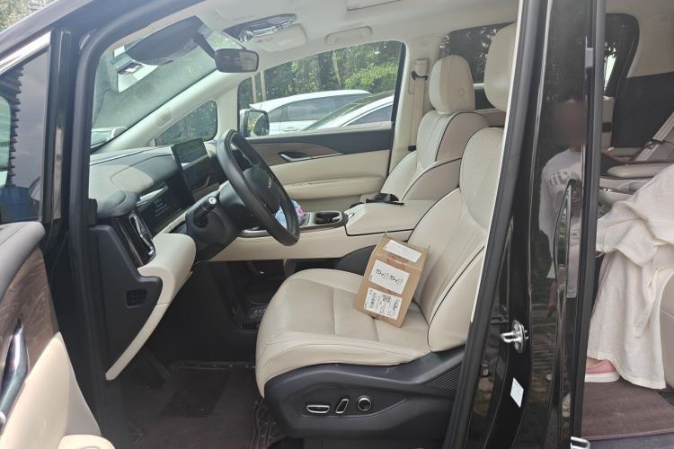 Used Hycan V09 2023 Luxury Edition 620 Left Front Seat