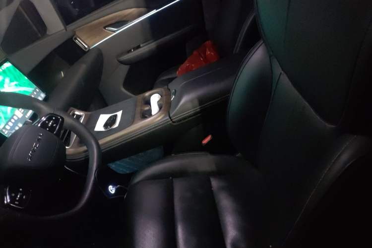 Used Hycan V09 2023 Luxury Edition 620 Left Front Seat