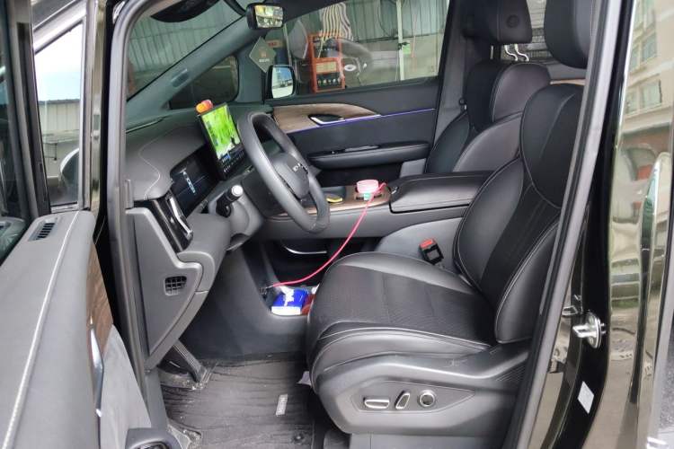 Used Hycan V09 2023 Luxury Edition 762 Left Front Seat