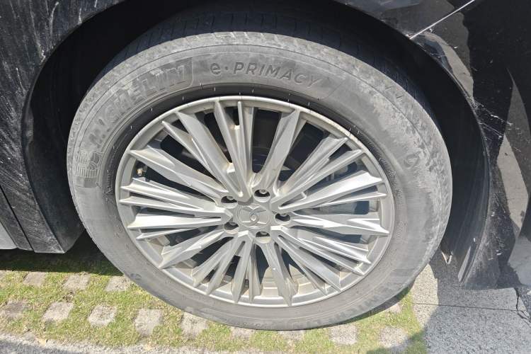 Used Hycan V09 2023 Luxury Edition 620 Right Front Wheel Hub