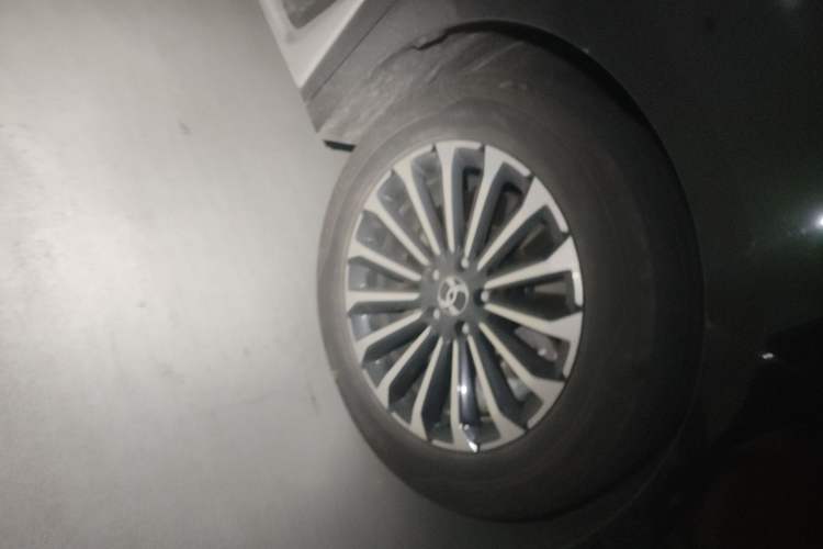 Used Hycan V09 2023 Luxury Edition 620 Right Front Wheel Hub
