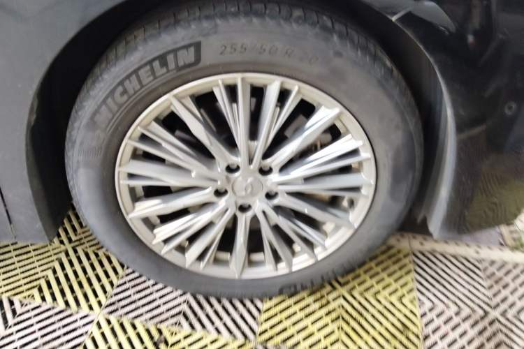 Used Hycan V09 2023 Luxury Edition 762 Right Front Wheel Hub